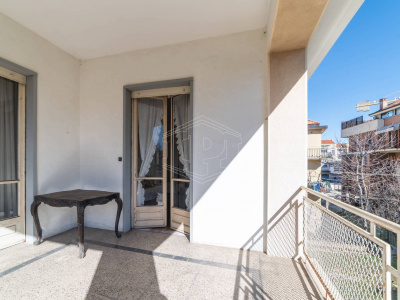 Trilocale con terrazzo in Via Bonadonna, Rivoli (TO)