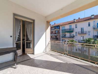 Trilocale con terrazzo in Via Bonadonna, Rivoli (TO)