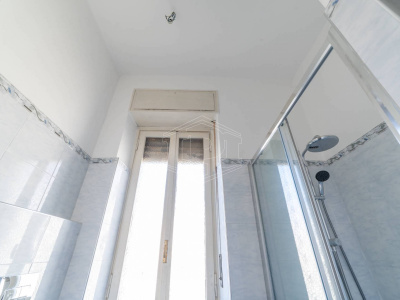 Trilocale con terrazzo in Via Bonadonna, Rivoli (TO)
