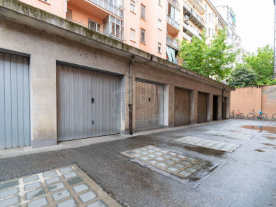 Box auto in Via San Secondo (TO)