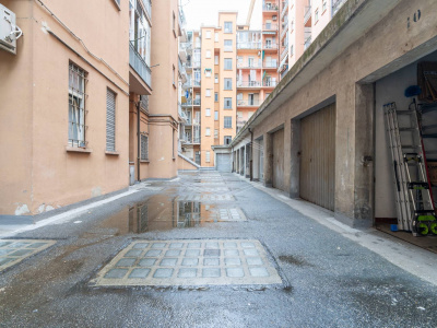 Box auto in Via San Secondo (TO)