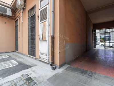 Box auto in Via San Secondo (TO)