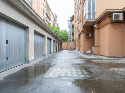 Box auto in Via San Secondo (TO)