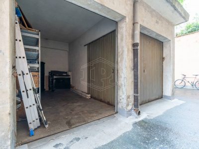 Box auto in Via San Secondo (TO)