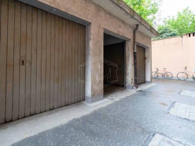 Box auto in Via San Secondo (TO)