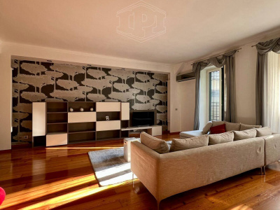 Trilocale con terrazzo in Via Giolitti (TO)