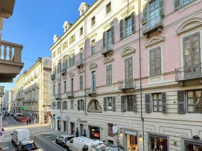 Trilocale con terrazzo in Via Giolitti (TO)