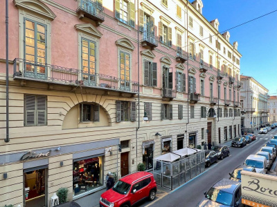 Trilocale con terrazzo in Via Giolitti (TO)