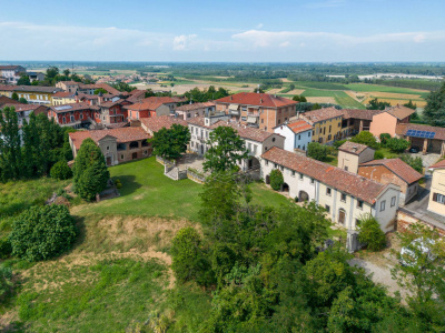 Villa d'epoca a Monte di Valenza (AL)