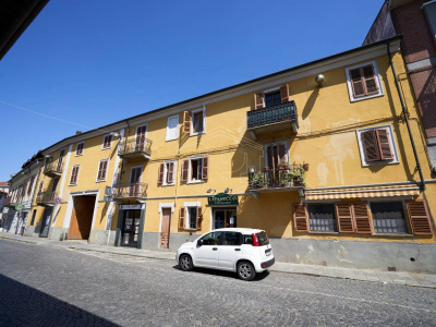 Trilocale a reddito in Via Vittorio Veneto, Riva presso Chieri (TO)