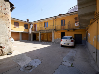 Trilocale a reddito in Via Vittorio Veneto, Riva presso Chieri (TO)
