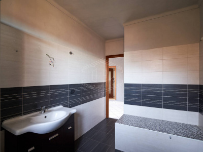Trilocale in Via Vittorio Veneto, Riva presso Chieri (TO)