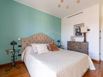 Quadrilocale duplex in Via Lomellina (TO)