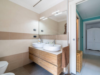 Quadrilocale duplex in Via Lomellina (TO)