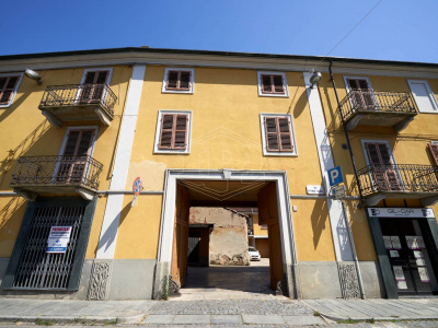 Trilocale a reddito in Via Vittorio Veneto, Riva presso Chieri (TO)