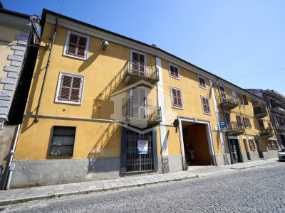 Trilocale a reddito in Via Vittorio Veneto, Riva presso Chieri (TO)