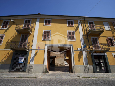 Trilocale a reddito in Via Vittorio Veneto, Riva presso Chieri (TO)