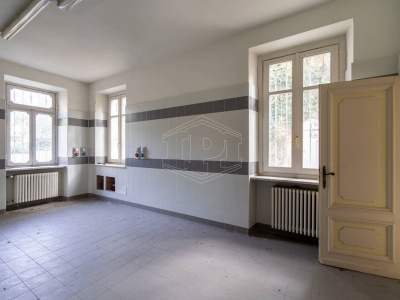 Villa in Strada Ferrero di Cambiano, Moncalieri (TO)