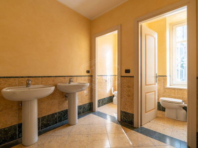 Villa in Strada Ferrero di Cambiano, Moncalieri (TO)