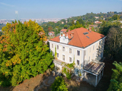 Villa in Strada Ferrero di Cambiano, Moncalieri (TO)