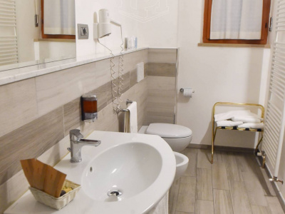Edificio-hotel in Via Garibaldi, Servigliano (FM)