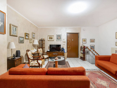 Quadrilocale con giardino in Via Macchiavelli, Venaria Reale (TO)