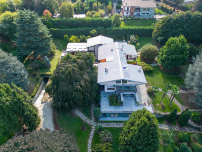 Appartamento in villa in Strada dei Tadini (TO)