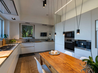 Appartamento in villa in Strada dei Tadini (TO)