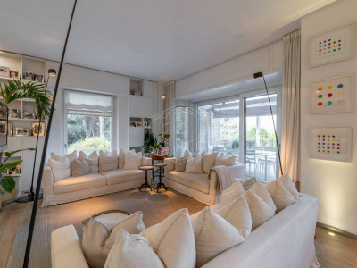 Appartamento in villa in Strada dei Tadini (TO)