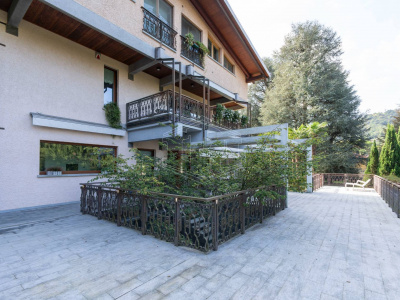 Appartamento in villa in Strada dei Tadini (TO)