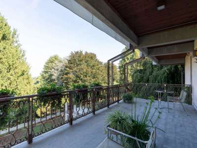 Appartamento in villa in Strada dei Tadini (TO)