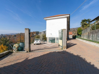 Trilocale in Strada Antegnasco, Pecetto Torinese (TO)