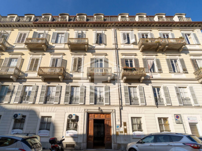 Pentalocale in Via Vittorio Amedeo II (TO)