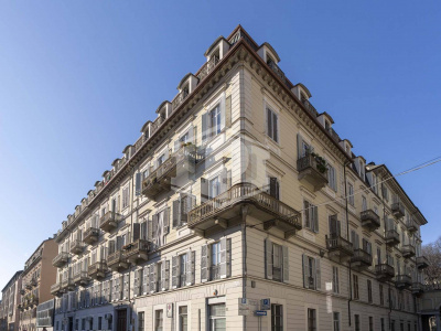 Pentalocale in Via Vittorio Amedeo II (TO)