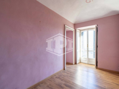 Pentalocale in Via Vittorio Amedeo II (TO)