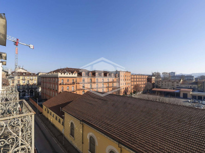 Pentalocale in Via Vittorio Amedeo II (TO)