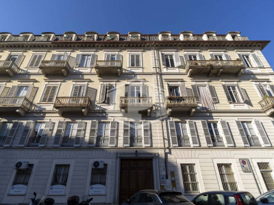 Pentalocale in Via Vittorio Amedeo II (TO)