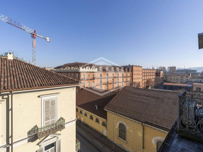 Pentalocale in Via Vittorio Amedeo II (TO)