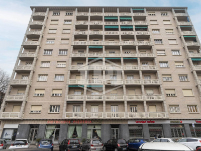 Bilocale in Corso Giulio Cesare (TO)