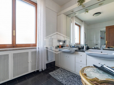 Pentalocale in Corso Appio Claudio (TO)