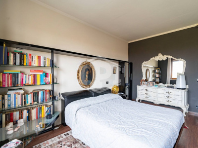 Pentalocale in Corso Appio Claudio (TO)