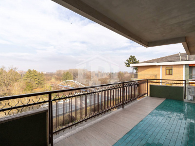 Pentalocale in Corso Appio Claudio (TO)