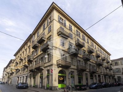 Pentalocale con terrazzo in Via Prati (TO)