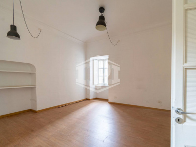 Pentalocale con terrazzo in Via Prati (TO)