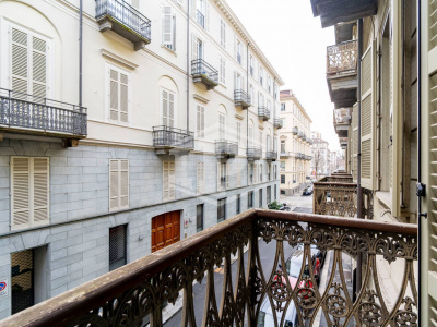 Pentalocale con terrazzo in Via Prati (TO)