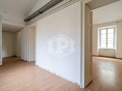 Pentalocale con terrazzo in Via Prati (TO)