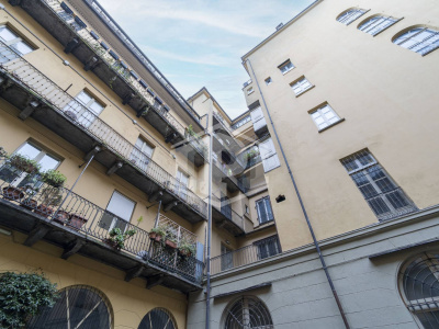 Pentalocale con terrazzo in Via Prati (TO)