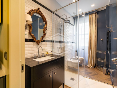 Sei appartamenti in Via San Francesco d'Assisi (TO)