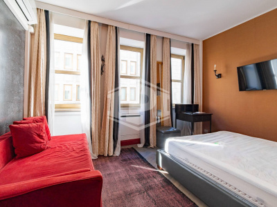 Sei appartamenti in Via San Francesco d'Assisi (TO)