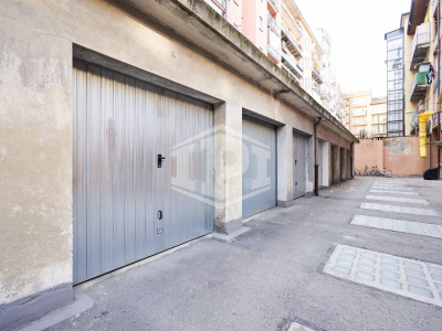 Box auto in Via San Secondo (TO)